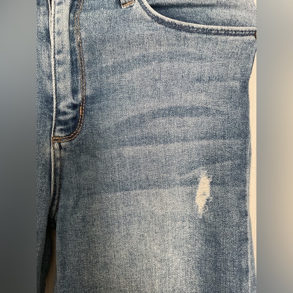 Distressed Blue Jeans - Picture 4 of 6